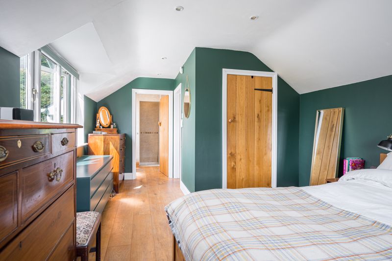Bedroom- click for photo gallery
